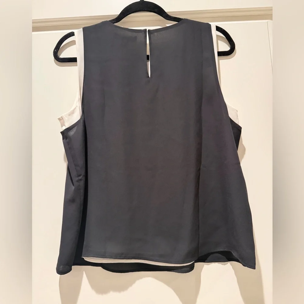 Banana Republic Sleeveless Blouse - Navy and White - Size M - Picture 2 of 4